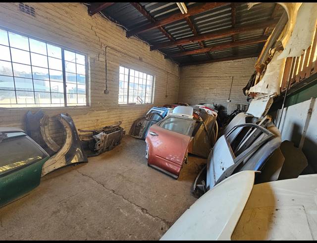 400M² FACTORY FOR SALE IN KNIGHTS